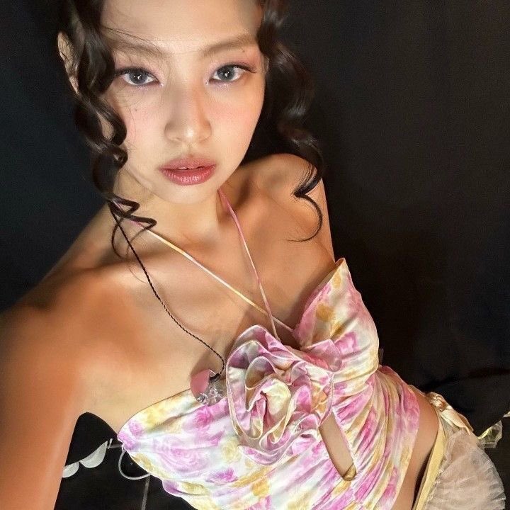 ًaloise tweet media