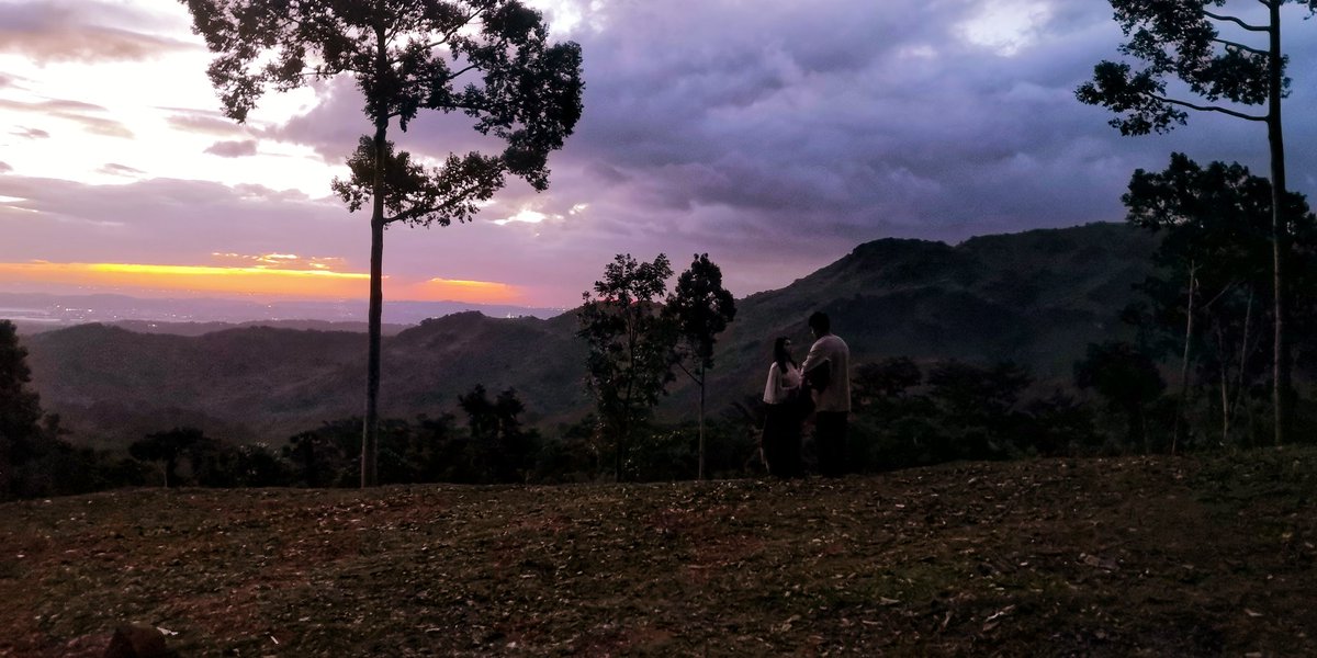 im_arjorie's tweet photo. They say that no matter how beautiful the sunset is, it still signifies the end. But who would have thought that endings could be this beautiful too?😭

So emotional, Fidel bida bida kase.🤧

FILAY HanggangSaMuli
#MCIPaglisan
#MariaClaraAtIbarra https://t.co/8VORt1fqbb