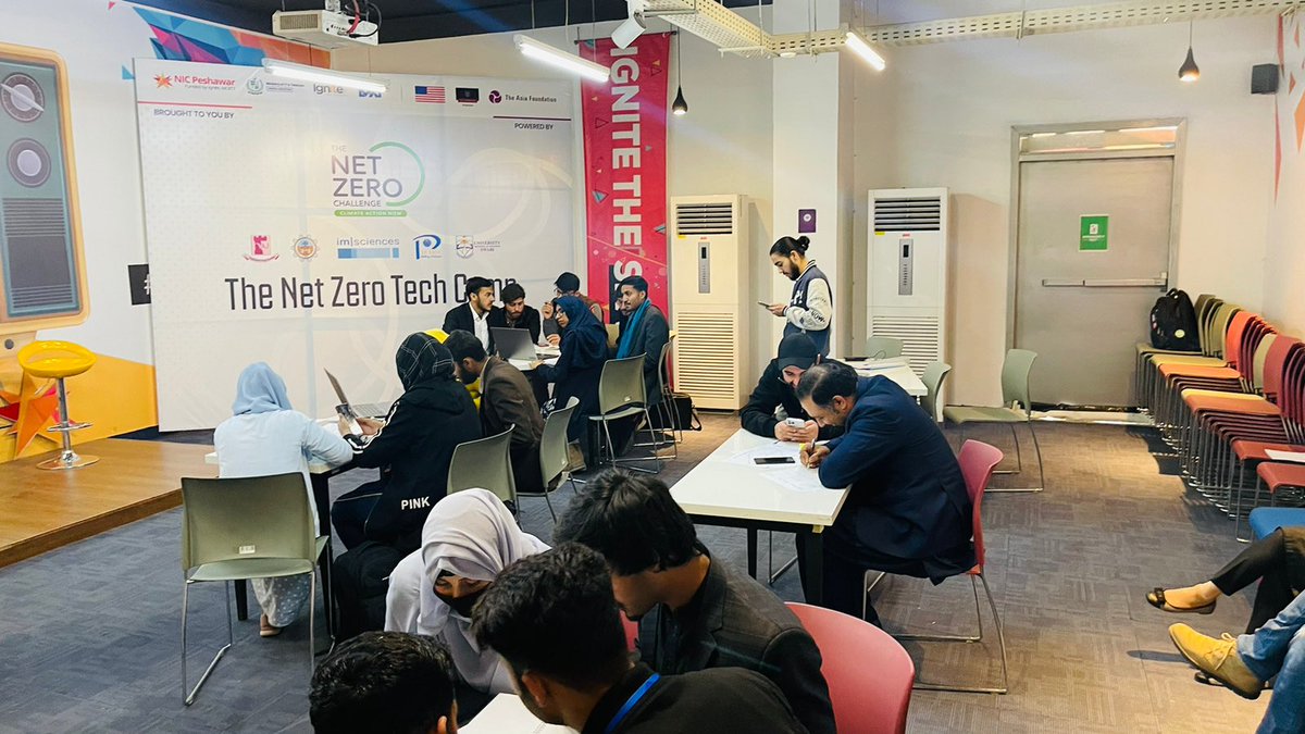 saminarizwan12's tweet image. The #NetZero Tech Camp Challenge has begun! @CodeforPakistan joined @nic_peshawar to guide competing Uni teams to innovate for #climatechange.
#codeforpakistan #techcamp2023 #climateaction