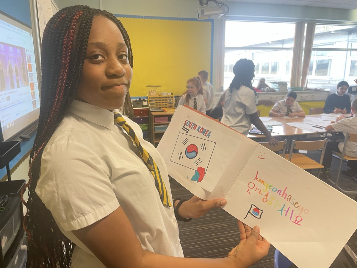 jacquimurphy71's tweet image. #Glasgowloveslanguages #Scotlandloveslanguages @Glasgowlangs @bts_bighit @KoreanTravel This year we have K fever @StBenedictsPS Korean Club at lunch time sharing our love for K culture and learning to speak Hangul 💜💜