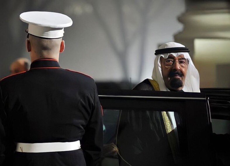 picsofsaudi's tweet photo. 23/1/2015 في مثل هذا اليوم رحل ملك الإنسانيه https://t.co/itFgXcnuz5