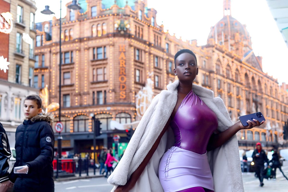 FoodsIs's tweet photo. @Harrods @Harrods @HarrodsService at Knightsbridge, London United Kingdom.

Vogue. https://t.co/L4BklDexdX