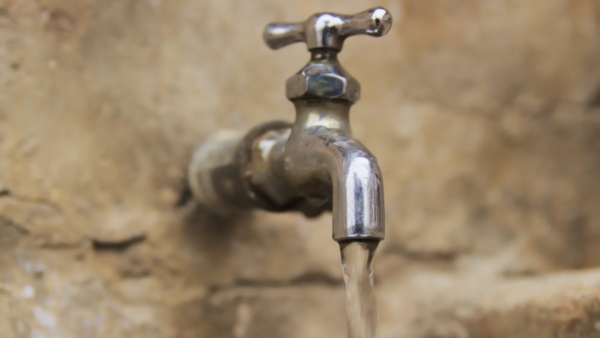 FundoAmbiental's tweet image. #Vinhais recebeu o camião-cisterna previsto no protocolo assinado com a #APA para reforçar o #abastecimentodeágua às populações afectadas pela seca de 2022.
Vinhais é um dos concelhos de #TrásOsMontes que beneficiaram de um total de 1,3 M€ do FA para mitigar os #efeitosdaseca
