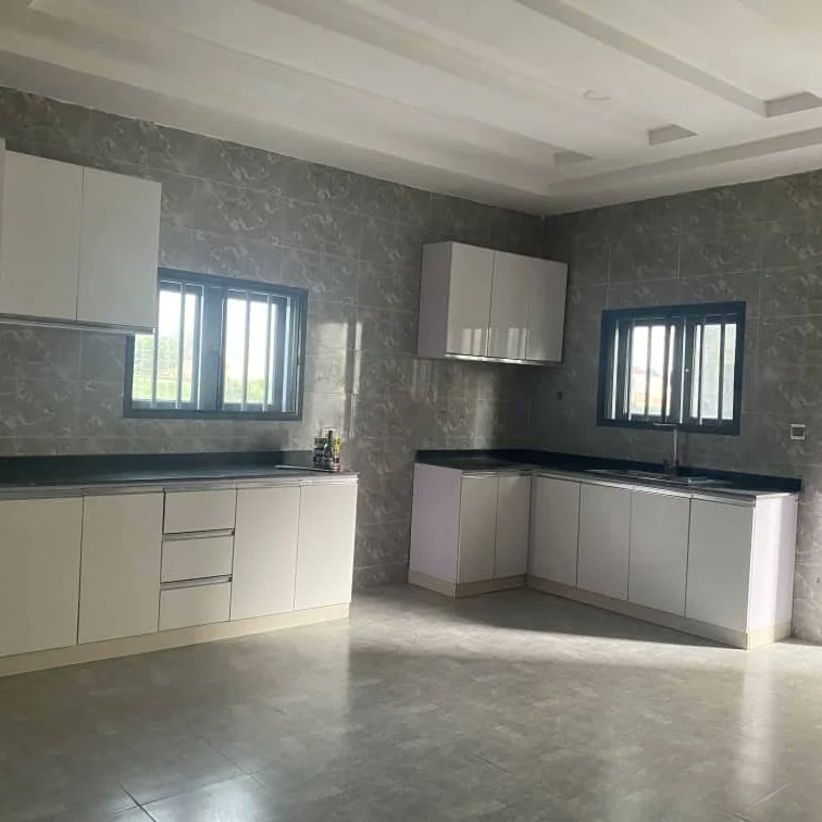 PropertiesJadel's tweet photo. 5 bedroom duplex @ Trademore, Lugbe Airport Road, Abuja.
Inside an ESTATE 
 70 Million Naira

#investor #realestate #nigeria #lagos #abujabusiness #abujaconnect #abujaproperties #abujapropertiesforsale #abujaapartments #NationalAssembly #realtor #nnpc #abujalands #davidoofficial https://t.co/XOFu1SzHiG