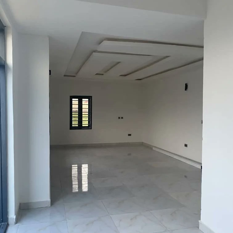 PropertiesJadel's tweet photo. 5 bedroom duplex @ Trademore, Lugbe Airport Road, Abuja.
Inside an ESTATE 
 70 Million Naira

#investor #realestate #nigeria #lagos #abujabusiness #abujaconnect #abujaproperties #abujapropertiesforsale #abujaapartments #NationalAssembly #realtor #nnpc #abujalands #davidoofficial https://t.co/XOFu1SzHiG