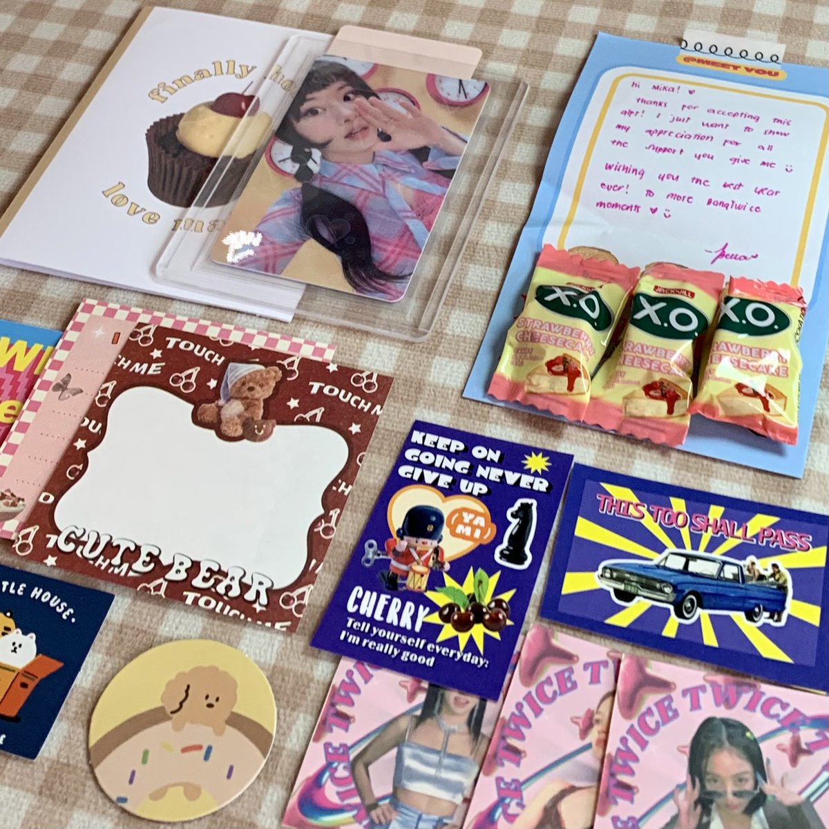1uvcart's tweet photo. #1uvmails 🛒 chae withmuu ld came home !!! will treasure this pc bc it’s my second surprise dm i had here in bns 🥹🫶🏻 thank you sm again @uarmybellaaa for this gift and for all the cute freebies ueueueu u have the cutest packaging ☹️💗 #bellaprooftwt https://t.co/FHhrRatkH1