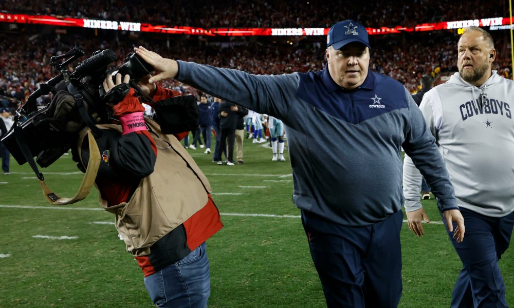 @RepSwalwell The @dallascowboys coach Mike McCarthy didn’t take it too well. #DALvsSF