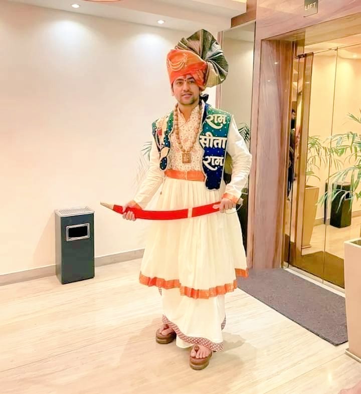 IFanKan12's tweet image. बॉलीवुड फिल्म इंडस्ट्री के नशेड़ी शाहरुख खान के साथ नहीं बल्कि, बागेश्वर धाम के पुजारी, पंडित धीरेंद्र कृष्ण शास्त्री के साथ हूं, यदि आप भी बाबा के साथ हैं हिन्दूओं तो कमेंट में &quot; जय श्री राम &quot; लिखकर पुरजोर समर्थन करें.. ?? जय हो बागेश्वर धाम की🙏🚩