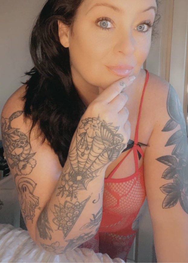 TwitBabes2's tweet photo. Beautiful @tattoo_deb #TwitBabes #milfmonday RT FOLLOW FAVE ENJOY XXXX BABE FOLLOWBACK XX https://t.co/iE66fQuc0h
