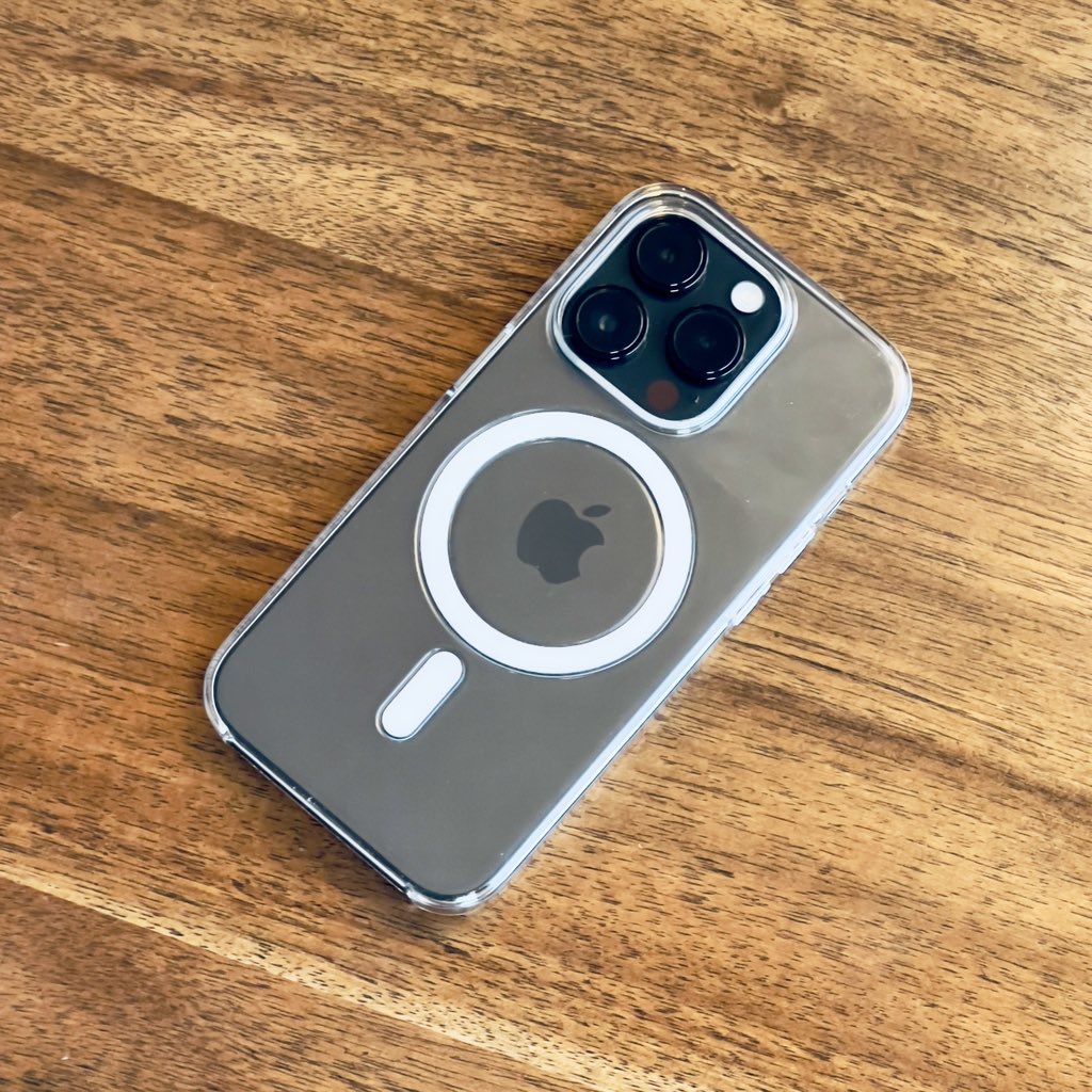 andrewjclare's tweet image. Which Apple Case is your favorite? Clear, Silicone or Leather? #iPhoneCase #ClearCase #SiliconeCase #LeatherCase #iPhone14Pro