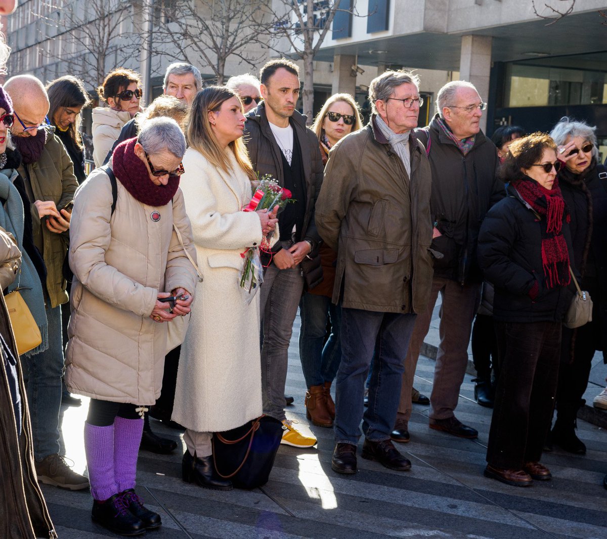 Carolalon1's tweet photo. Hemos estado en el homenaje a Arturo Ruíz asesinado durante la Transición por la extrema derecha, relacionada con la Triple A.

Este homenaje debería organizarlo Almeida si defendiese los DDHH y a todas las víctimas, ellos están reivindicando, más bien a la Triple A.

#Memoria https://t.co/njiN8Csorn