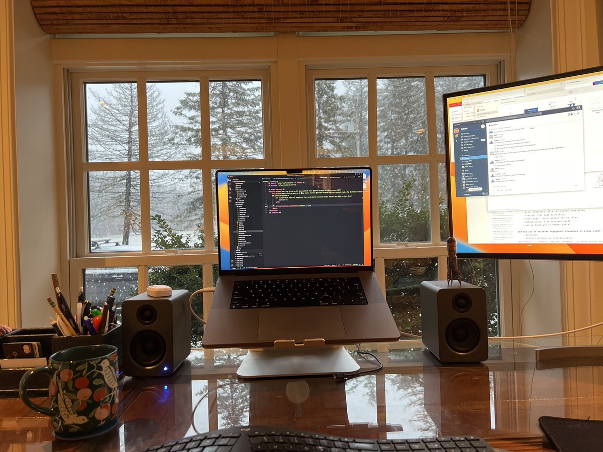 Good to be back in the saddle 🤠 Beautiful snowy morning ☕️❄️