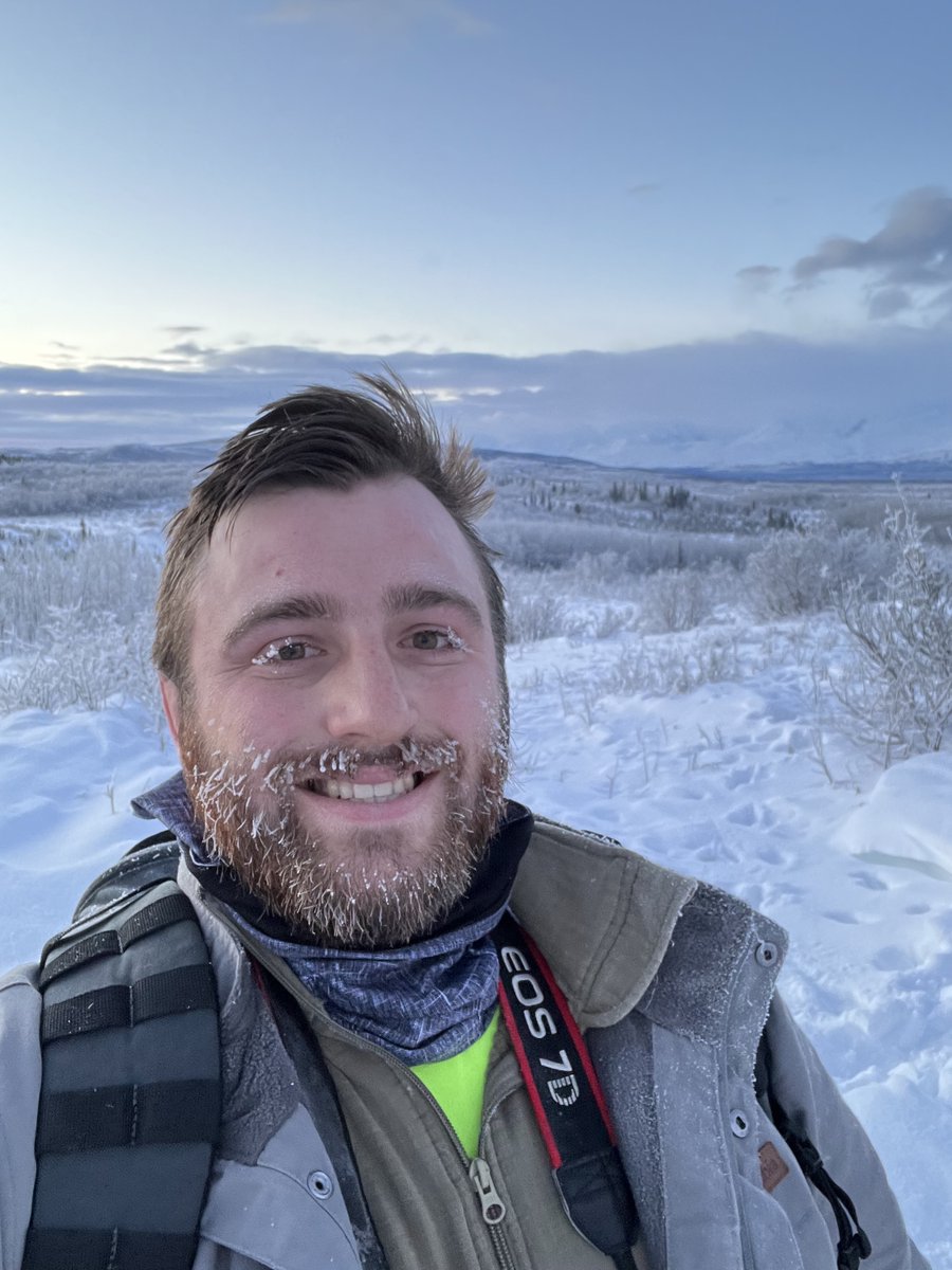 CPEGround's tweet photo. #MotivationMonday: You might be cold, but probably not as cold as Zack Catron, communication specialist for PM Soldier Survivability, snapping pics of the new cold weather clothing system during an Arctic Airborne test at Fort Greely, AK.
#TeamSoldier #ArcticAirborne https://t.co/ofCJM0gBYO