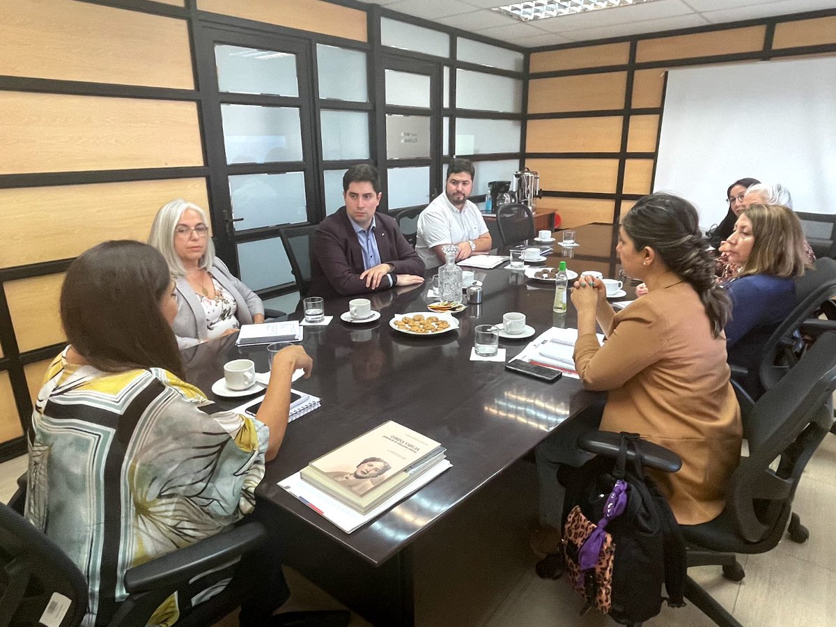 deprovconce's tweet photo. El @deprovconce , @matiaravenam estuvo presente junto a @Educbiobio y autoridades de educación locales en la visita de @SubseEdSuperior a la región, donde se conversó sobre la realidad de la zona en materias de educación superior. 🌳🇨🇱🏫 https://t.co/ewcXDiRNOp