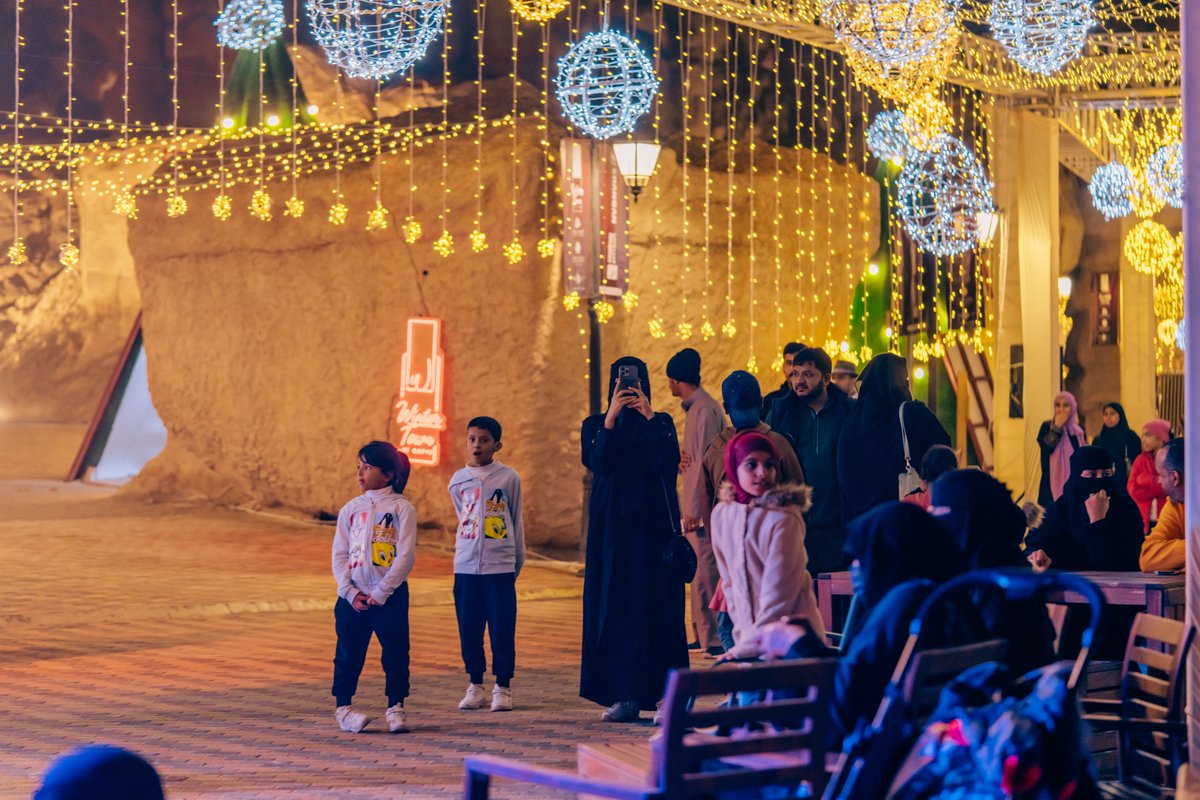 من أجواء الحضور 😍
في #مدينة_الشتاء_جبل_القارة❄️
#الاحساء 
#الأحساء_الآن