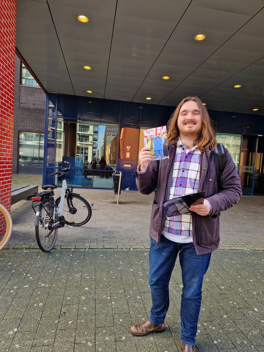 Vanmiddag waren we te vinden bij het ROC Mondriaan. Studenten laten ons weten veel kosten te moeten maken. Boeken moeten wel worden gekocht, maar worden niet gebruikt. Voor stages word je niet betaald.

Jij weet wat er nodig is. Laat het ons weten via mboactie.nl