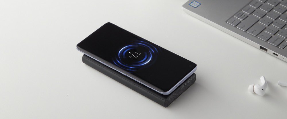llevauno's tweet photo. ✨La Oferta del Día ✨
Cargador Portátil Wireless Xiaomi 10.000Mah Negro con 36% Off!!

https://t.co/R6wpDqyPL8

Carga hasta tres dispositivos al mismo tiempo!

Te regalamos un Cargador Portátil Xiaomi!

Para participar:
- Seguir a @llevauno 
- Dale RT &amp; Like
- @ a un amigo/a https://t.co/BKgvDLSrkU