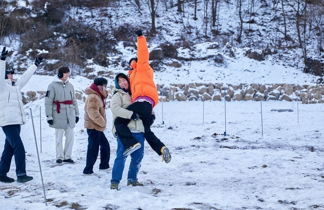 withallmyhearts's tweet photo. 짱박 가좍들아 유소장 계정에 영월편 사진 업뎃됐다아 
와중에 아기막내 유소장 계정 찾아와서 댓글 단거봐
너무 귀염 뽀짝 💙🤍🐥

https://t.co/cR16eCC63k

#연정훈 #김종민 #문세윤 #딘딘 #나인우 #유선호 
#1박2일시즌4 #1박2일 #일박이일 https://t.co/84229emzjb