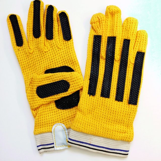 Retweet if you've ever worn a pair of these classic gloves...