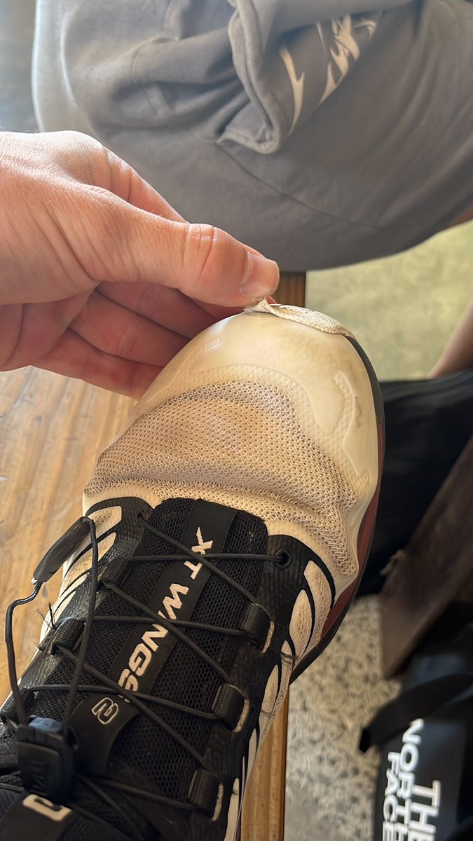 thomasrushovich's tweet photo. @SalomonSports after a few weeks of use. What’s the situation? https://t.co/H8hyZ8O1wW