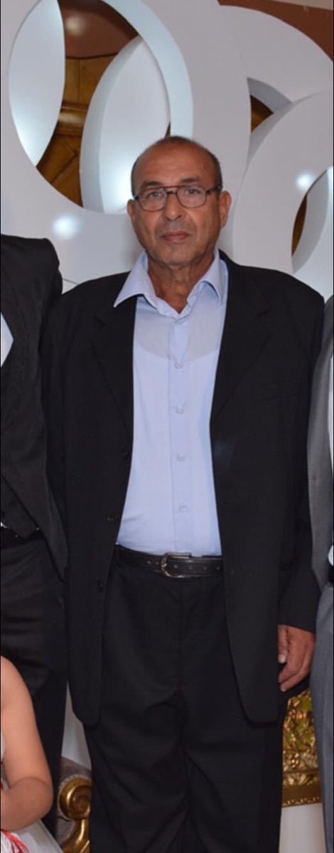 Sherouk97897879's tweet photo. مشهد خروجك من باب منزلنا لازال محفوراً فى صدرى لقد خرج معك الكثير من الفرح والطمأنينه وكأن كل الاشياء الجميله قررت اللحاق بك  💔💔 https://t.co/aMNB0M12ZZ