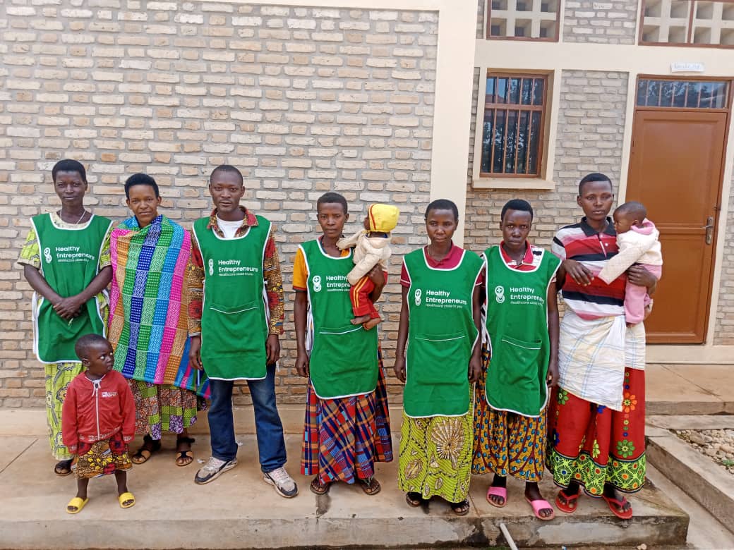 Women are the key to a healthier community. Shurugumya (Kayanza) women are really involved in basic healthcare provision through entrepreneurship.
#healthyWoman
#healthyFamily
#healthyCommunity