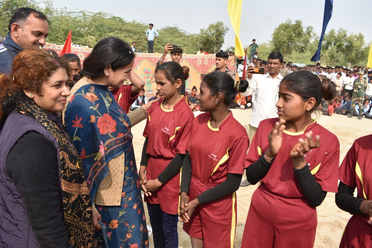 BSF_Gujarat's tweet photo. Closing ceremony of Border Pro Kabaddi &amp; Kho-Kho Women's League -2023 organised under BADP by 83 Bn BSF, was held at Government Girls Senior Secondary School, Satta Barmer. Sh. P S Bhatti, DIG SHQ BSF Barmer Chief Guest of the event, BSF officials, civil notables attended it. https://t.co/MA01oUJ6Vo