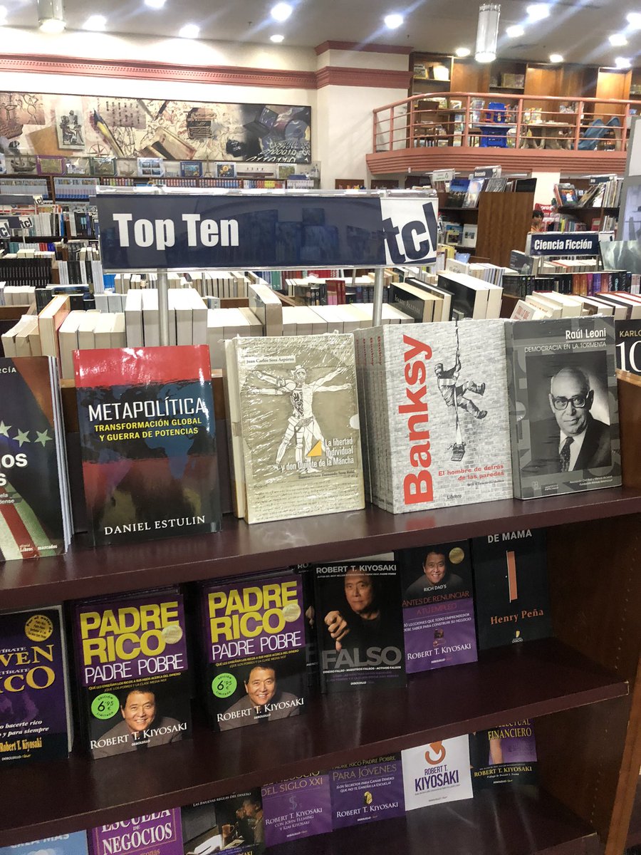 sergioxxx's tweet photo. El sábado visité Librería Tecni Ciencia del Sambil, que todavía resiste con una importante oferta de novedades editoriales y de clásicos por descubrir.
Es la última tienda de su estilo que resiste dignamente en el centro comercial. Buena noticia que perdure como bastión cultural. https://t.co/EBMfhxZvLp