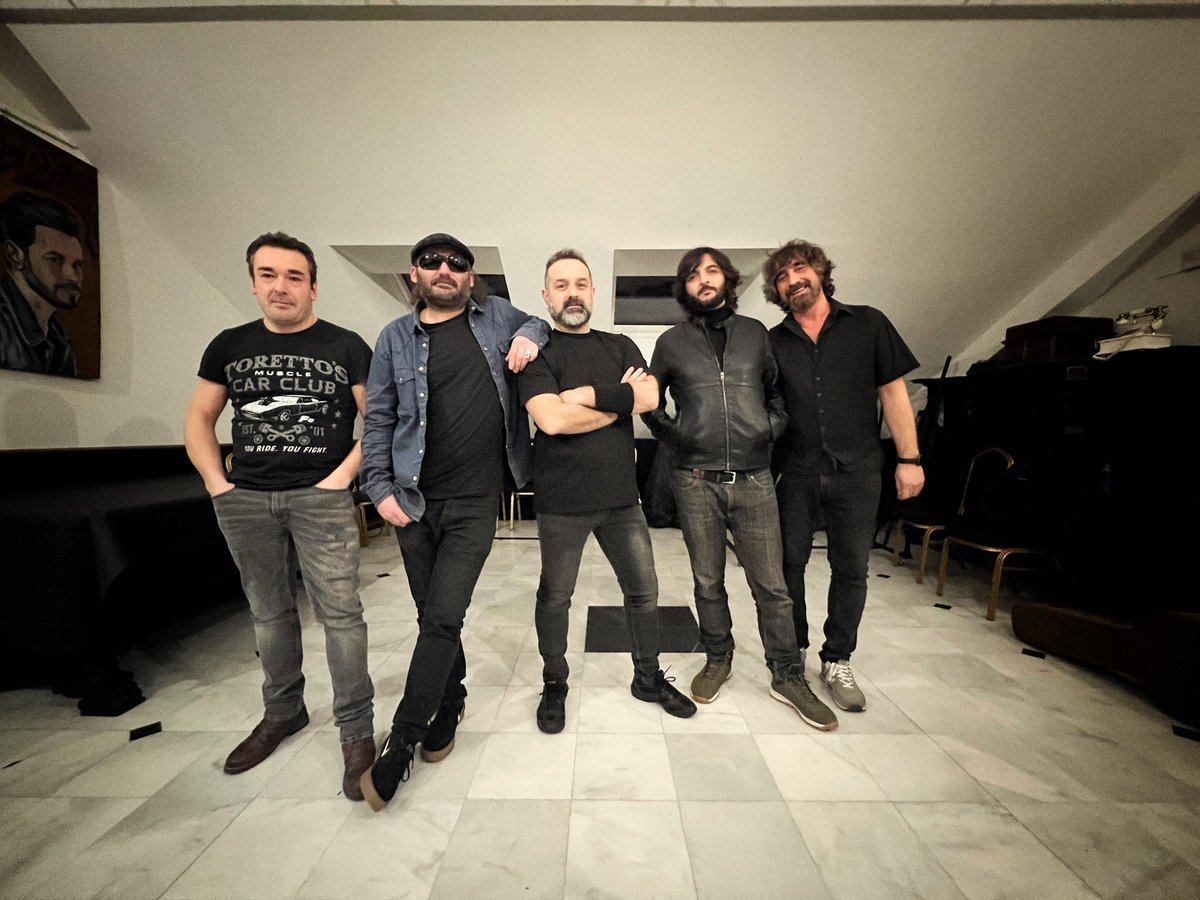 Madera Rock (@rock_madera) on Twitter photo 😎👍 GRACIAS!!!!... #aviles ❤️
Ya con los pies en el suelo, y macerando todas las sensaciones vividas el sábado, queremos dar las gracias de corazón, a <a href="/nortesurrecords/">Béznar Arias</a>, <a href="/Rubohmusic/">Ruboh</a> , #IllanGarciaPlaza y sobretodo a VOSOTROS!!!
😎👍 Fdo: MADERA ROCK
-
🏟️🔊 <a href="/nortesurrecords/">Béznar Arias</a> 😎👍 GRACIAS!!!!... #aviles ❤️
Ya con los pies en el suelo, y macerando todas las sensaciones vividas el sábado, queremos dar las gracias de corazón, a <a href="/nortesurrecords/">Béznar Arias</a>, <a href="/Rubohmusic/">Ruboh</a> , #IllanGarciaPlaza y sobretodo a VOSOTROS!!!
😎👍 Fdo: MADERA ROCK
-
🏟️🔊 <a href="/nortesurrecords/">Béznar Arias</a>