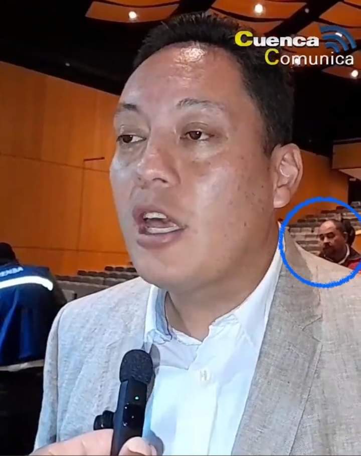 AlegreCue's tweet photo. #CristianZamora pedía siempre un trato especial cuando sus panas ofertaban es más tenía los TDR y así se llenaba los bolsillos. 
#ZamoraMiente
#Cuenca #Ecuador #IzquierdaDemocratica #ElChongeroZamora  #NegroAlbornoz  #DespiertaCuenca #Radares #Emov  #LaVozDelTomebamba https://t.co/oG4svQyHLu