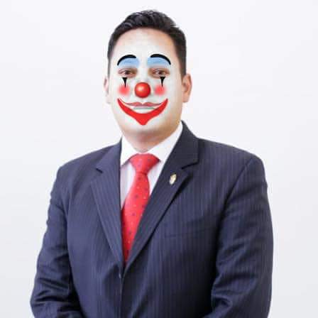 AlegreCue's tweet photo. #CristianZamora pedía siempre un trato especial cuando sus panas ofertaban es más tenía los TDR y así se llenaba los bolsillos. 
#ZamoraMiente
#Cuenca #Ecuador #IzquierdaDemocratica #ElChongeroZamora  #NegroAlbornoz  #DespiertaCuenca #Radares #Emov  #LaVozDelTomebamba https://t.co/oG4svQyHLu