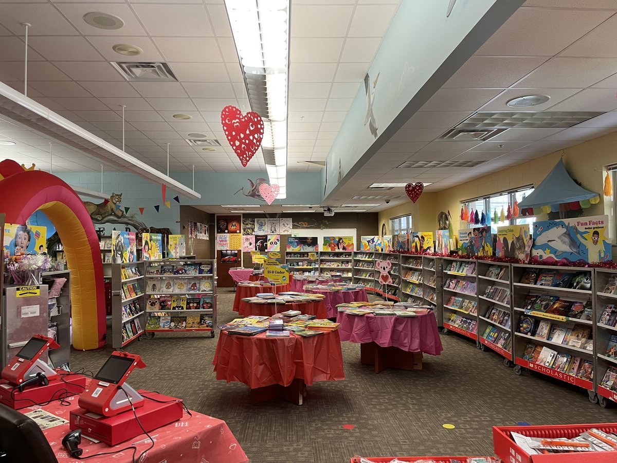 MrsBrookeHale's tweet photo. We’re officially open. Fall in LOVE with READING at our bookfair. @BrookeHaleSPE @collierschools @spehawksnaples @ccpsmediacentrs #CCPSMediaspecialist #libraries #mediacenters
#ccpsproud #readersareleaders #spemediafun #fallinlovewithreading https://t.co/rG4TdPkXhA