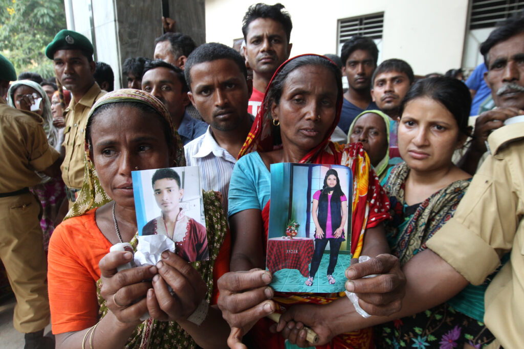 ECCJorg's tweet image. 📣 Important #CSDDD vote in @EP_ForeignAff tomorrow⚠️

Citizens &amp;amp; CSOs call on all @RenewEurope MEPs to vote in favor of the rapporteurs' compromises to ensure:

🕊️ strong human rights protection
🗣️ proper stakeholder consultation
⛓️  value chain 
💼 #CSRD-aligned scope