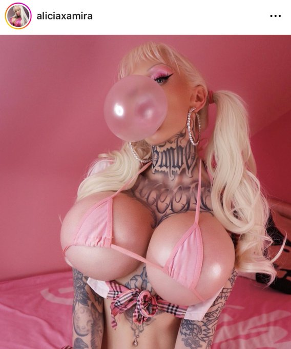 I’M BACK ON INSTAGRAM after 3 months! Come follow me https://t.co/HAMXdPV6hG ! This is my ONLY personal