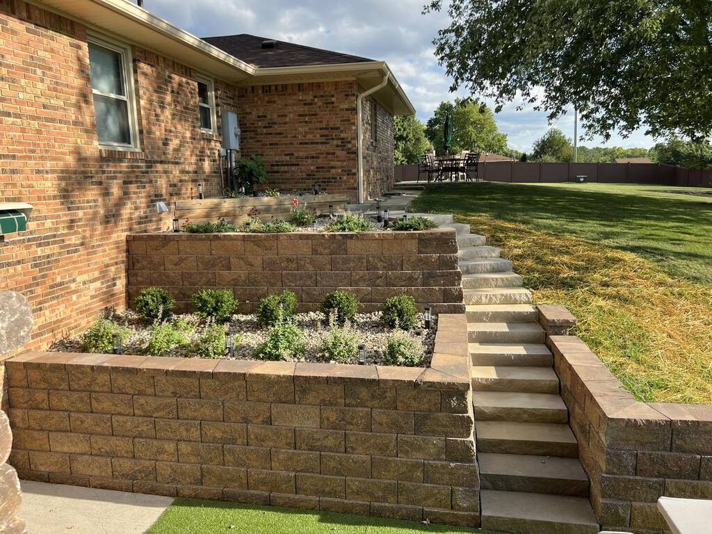 #hardscape #pavers #paverpatio #hardscapefactory instagr.am/p/Cnwjyx2MayZ/