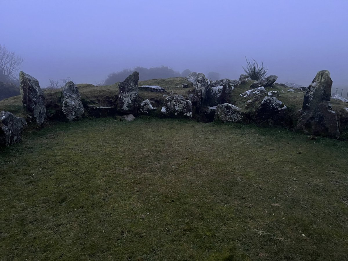 An Dúlra dé Domhnaigh ☘️🏔️ Nature walks Sunday ☘️🏔️#AnLú #CountyLouth #ClochAnFhirMhóir #CúchulainnsStone #ChluainteGhabhra #Clontygora #ArdMhacha #Armagh #IuirCinnTrá #Newry #BaileMhicDiarmada #Ballymacdermott #Dolmen #Cairn #Passage #Court #Tomb #StoneCircle #RingOfGullion