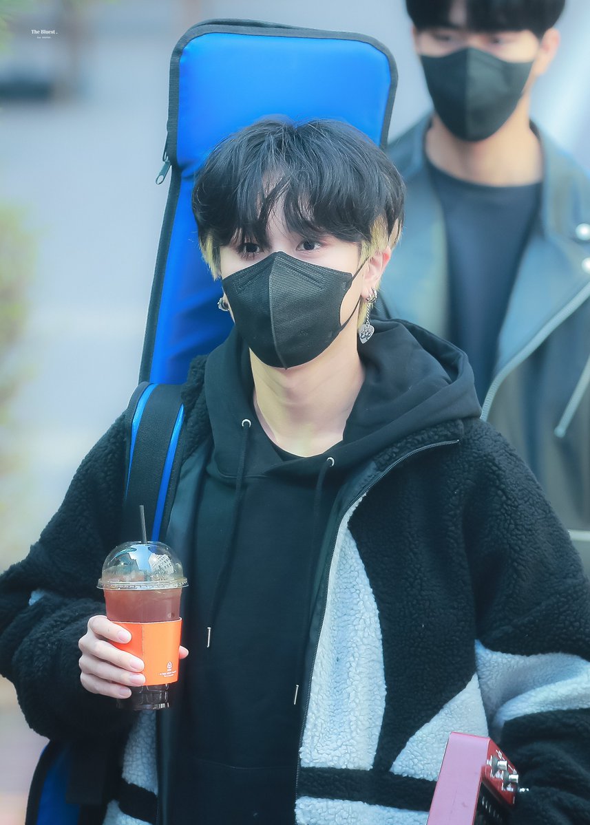 Bluest_We's tweet photo. 220329 HQ

#ONEWE #원위 #CyA #키아 
#Montage_Boy_CyA_Day https://t.co/F0TAJW2GN2