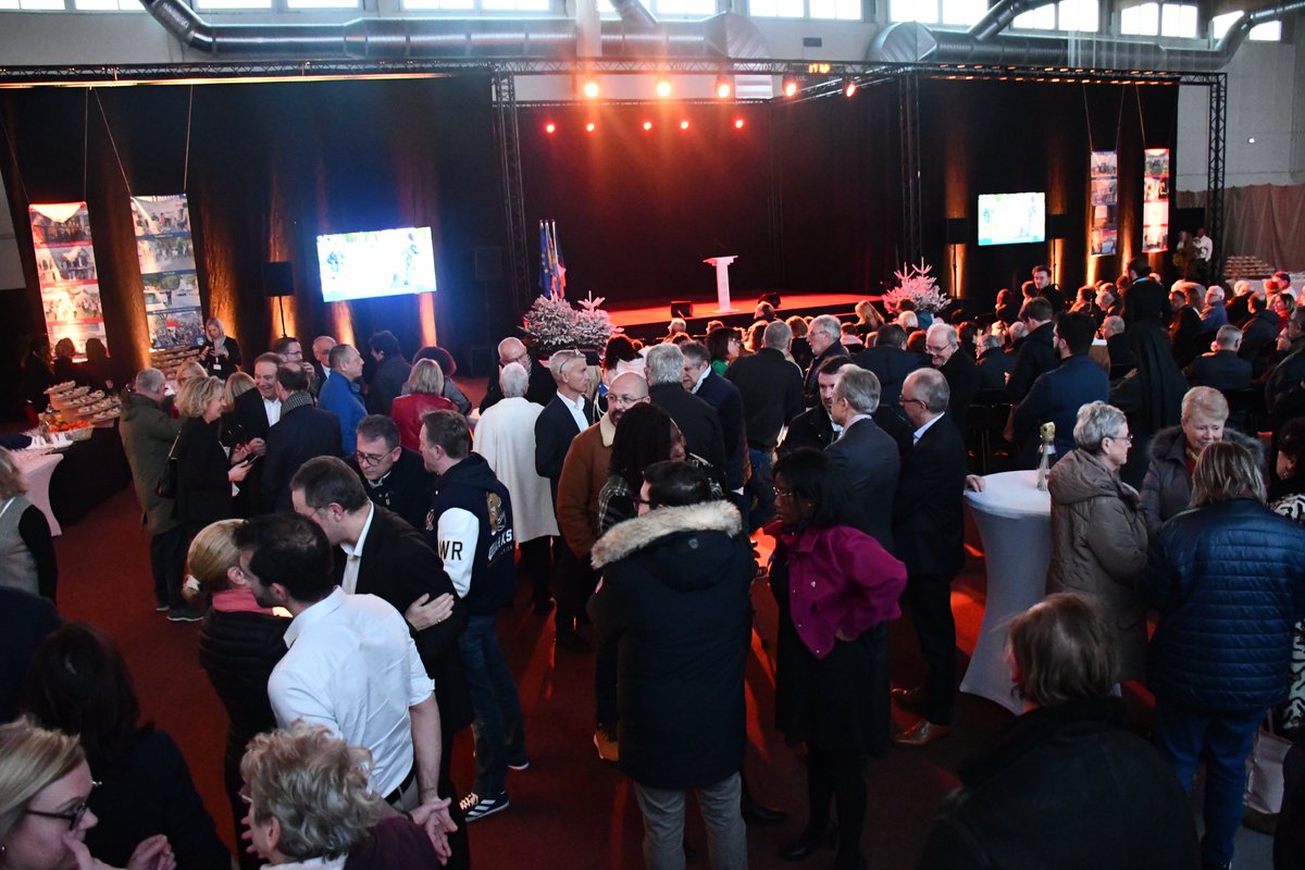 Samedi 21 janvier 2023, Madame le Maire <a href="/bvermilletpm/">Brigitte Vermillet</a>, les élus du Conseil Municipal et du CMJ ont présenté, pour la 1re fois en présentiel, leurs vœux aux Morangissois. 
Une belle soirée que nous vous proposons de revivre en images. morangis91.com/actualites/ret…