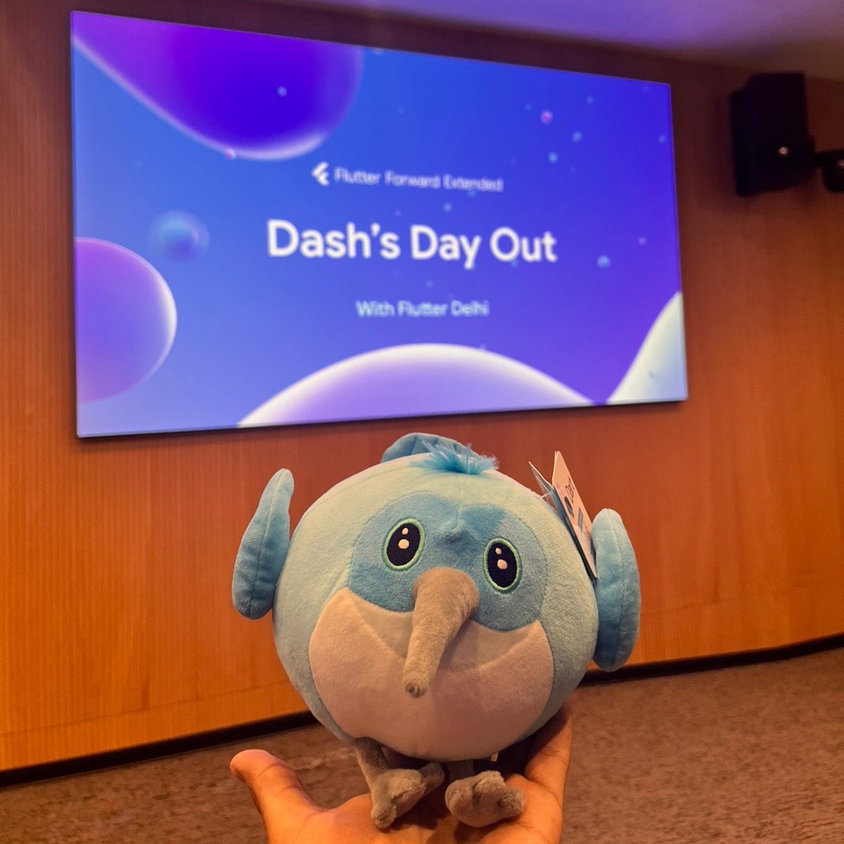 devdeadviz's tweet photo. This Saturday, @delhi_flutter had its first flutter event, full of learning, enjoyment, fun activities, and much more. I had an incredible experience in being part of the flutter team. Thanks to @knowShubhangi for providing me this opportunity. 

#DashDayOut #flutter #Google https://t.co/xWFfckGl63