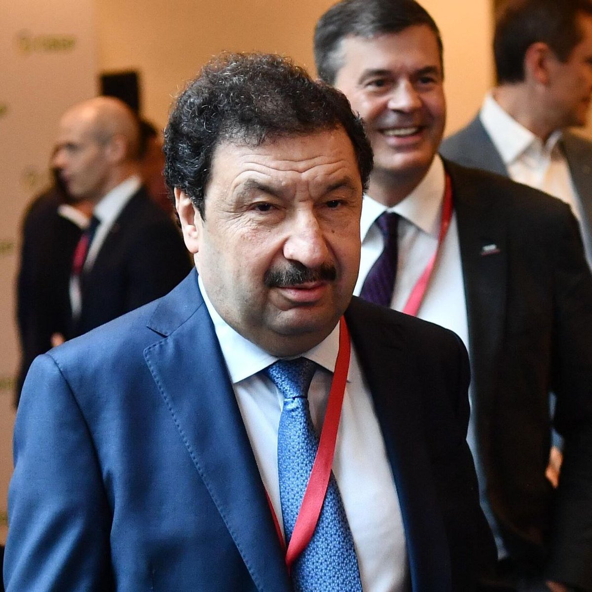 Владимир Мау освобожден от должности ректора РАНХиГС по собственному желанию в связи с состоянием здоровья — пресс-служба кабмина.

#ВладимирМау #РАНХиГС