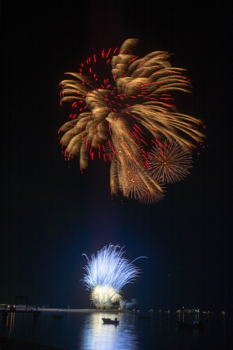 mlyonphotos's tweet photo. Fireworks Festival at the Kaiyo Expo Park in Okinawa, Japan. #fireworks #festival #kaiyoexpopark #motobu #okinawa #japan #travelokinawa #traveljapan #beokinawa #lostinoki #okilife #summer #water #reflections #boat #event #eventphotography #photography #nikon #nikonD7200 https://t.co/5BLlaszVHR