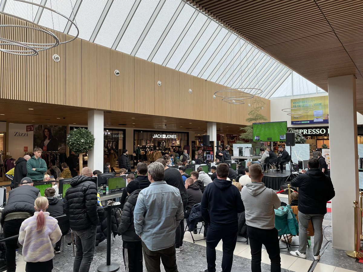 Niklasjakobsen_'s tweet photo. 1/3
Første turnering som eventplanlægger er nu slut, utrolig lærerig og spændende oplevelser.
Jeg går derfra med en positiv fornemmelse, men som person sigter jeg altid efter at forbedre mig, og glæder mig til at der forhåbentlig kan blive arrangeret endnu flere turneringer🎧 https://t.co/fXl9AQwZjX