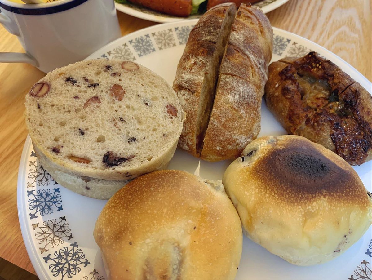 palkinoko's tweet photo. 今日の夜ごはん＊ユヌクレさん(@uneclef)のパン祭り🍞パンが主役の夜ごはん。サラダとカボチャのスープで。
#おうちごはん
#夜ごはん
#ユヌクレ　　　
#uneclef
#パンとスープ　
#カボチャのスープ
#サラダ https://t.co/O6nR75VIfg