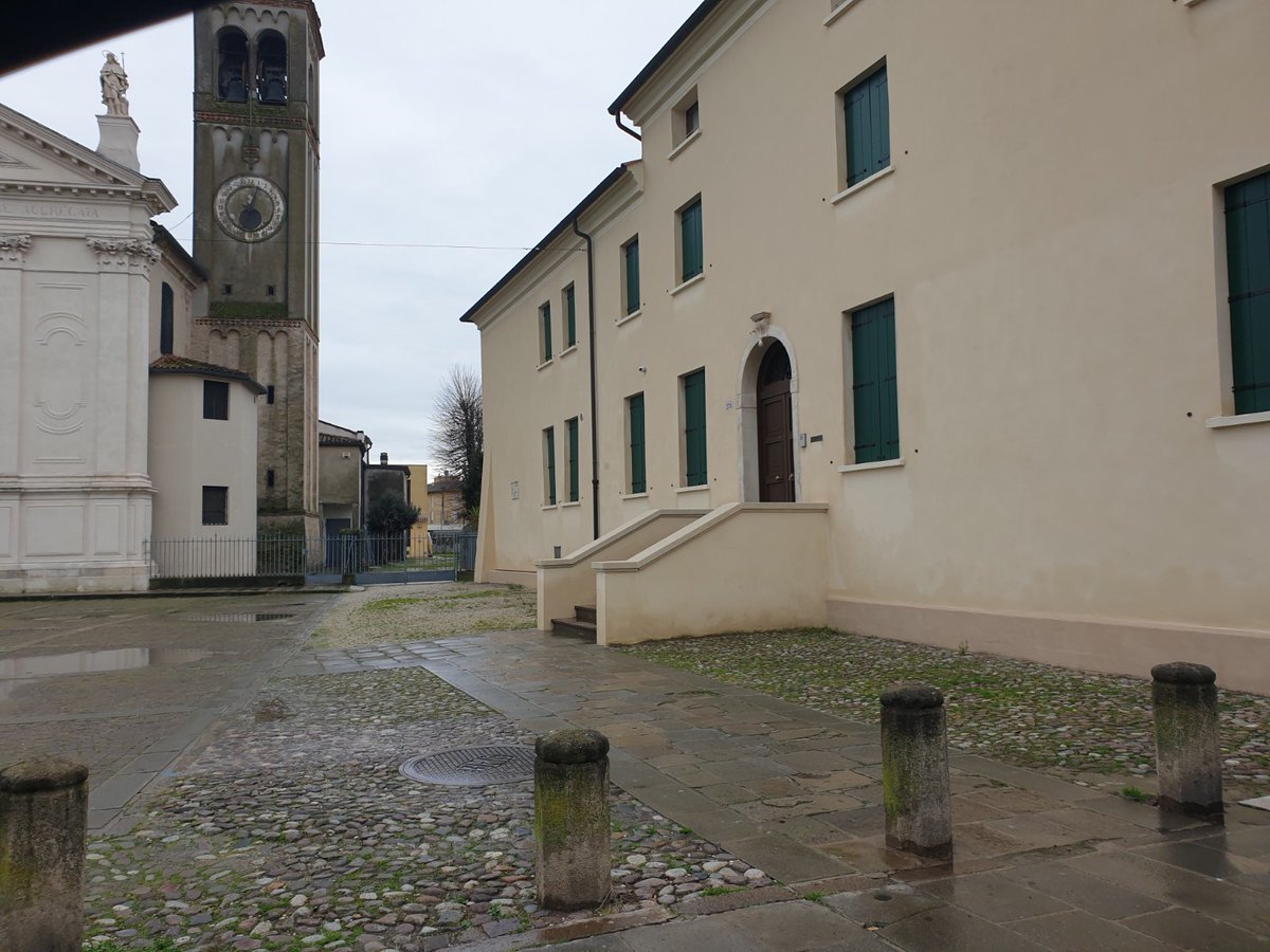 Ecco un angolo della #Padova che non c'è più. Sapete dove ci troviamo? E cosa c'era un tempo? E oggi? 👉bit.ly/3HpsG1l @padovamusei @comunepadova #arte #art #storia #History #cultura #city #chiesa #ospedale #medioevo #Italia #Italy