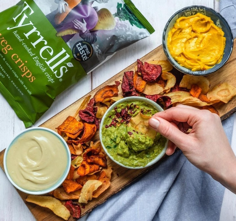 Every #party needs crisps & Tyrrells hand-cooked, and lightly seasoned #parsnip, #beetroot & #carrot are a magnificent medley we know are loved by many & that's why we've added them to our range. Make your events more delicious & order on 01563 550008 📲 #BraeheadFoods #Vegan