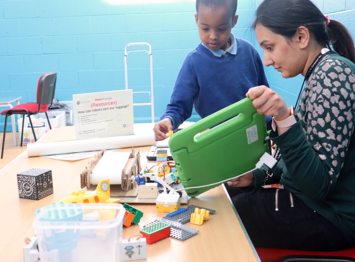 What an amazing day bringing #flyingfutures to Netherthorpe Primary School! So many budding #makers and #engineers who explored BIG questions about the future of air travel. @beworkwise @EduRAEng @EducationSheff  #stemeducation #thisisengineering