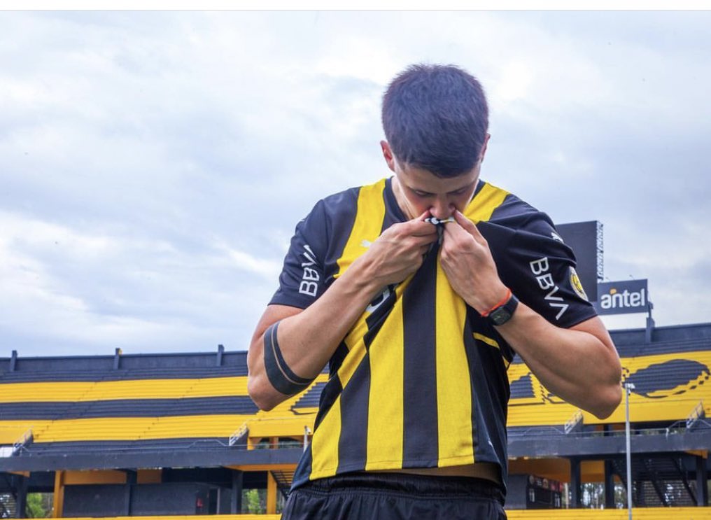 Peñarol se acercó a Santiago Lima, volante con pasado en inferiores y actualmente no cuenta con minutos en Racing de Avellaneda