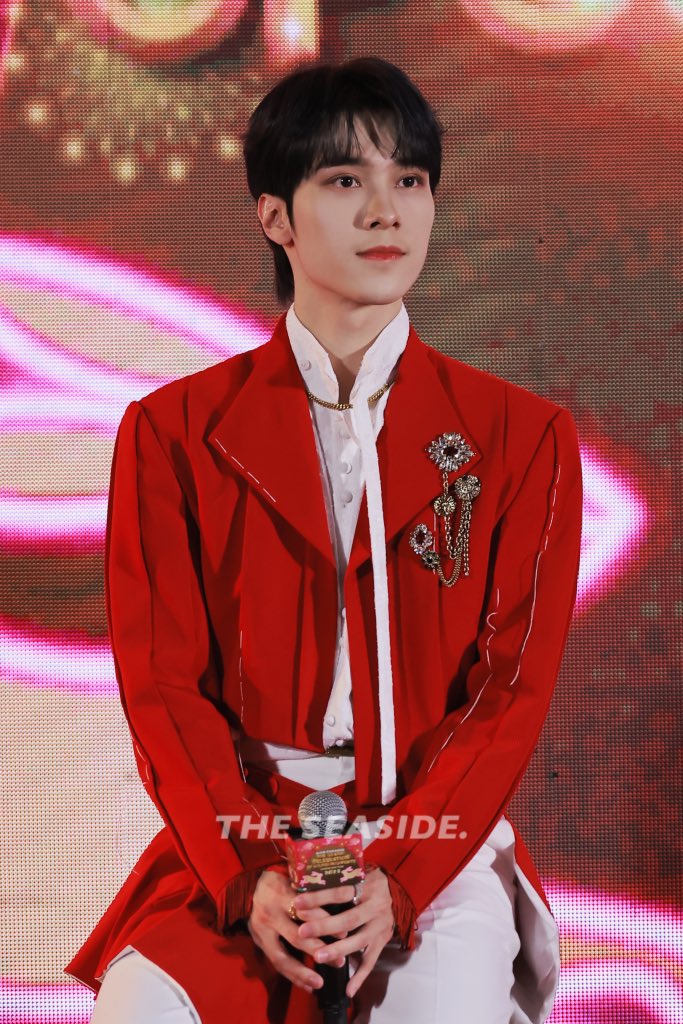 seaside928's tweet photo. 230123 
#WayV #威神V #HENDERY #黄冠亨 https://t.co/4IoYaP6Fv1