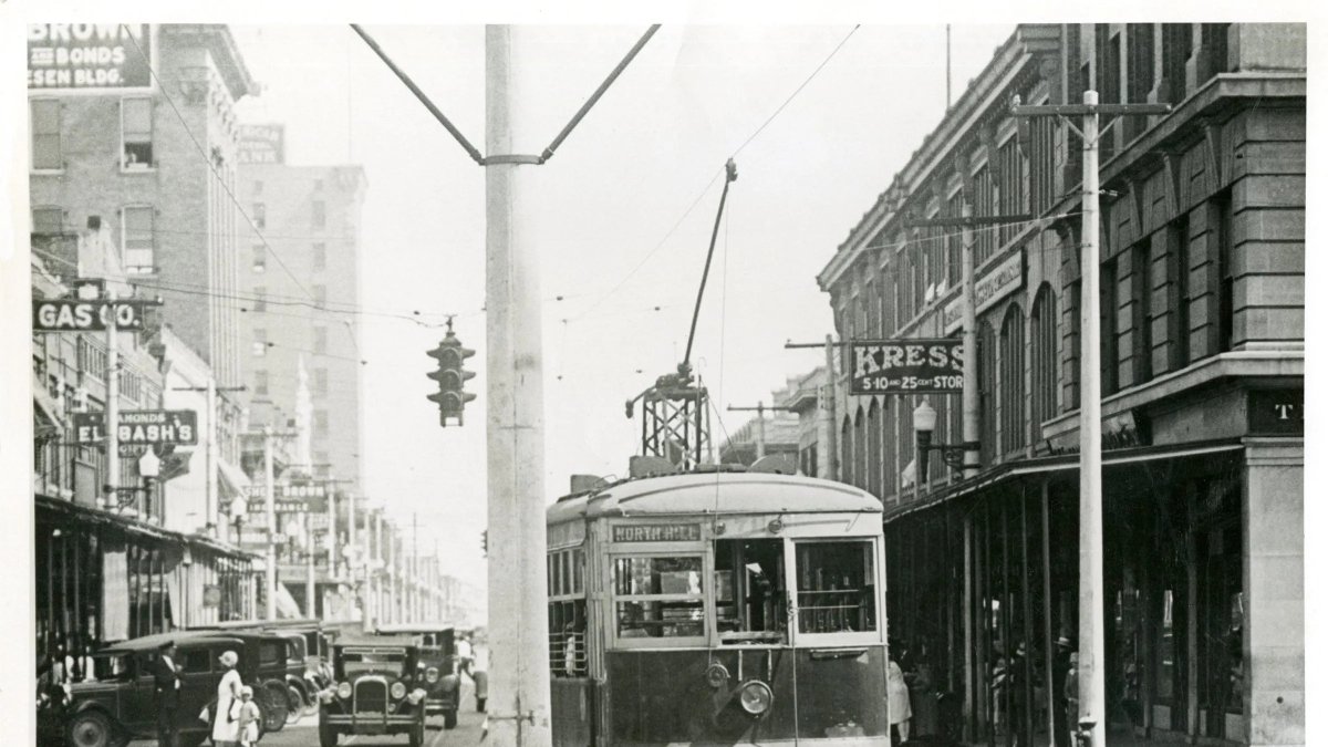 WoernerLS's tweet image. Did you know that Pensacola once had a robust streetcar trolley system that was operational between 1884 and 1932? At its peak in 1920, a total of 30 trolley cars could be found rumbling through downtown streets.