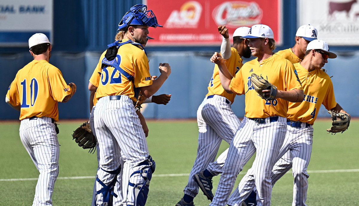 .<a href="/angeloathletics/">Angelo State Athletics</a> picked to defend #LSCbase title in 2023

🔗 bit.ly/3wkF78q